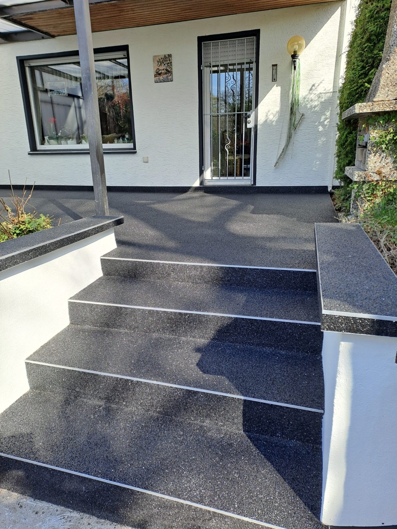Nachher Nachher-Bild einer Terrasse mit Treppe