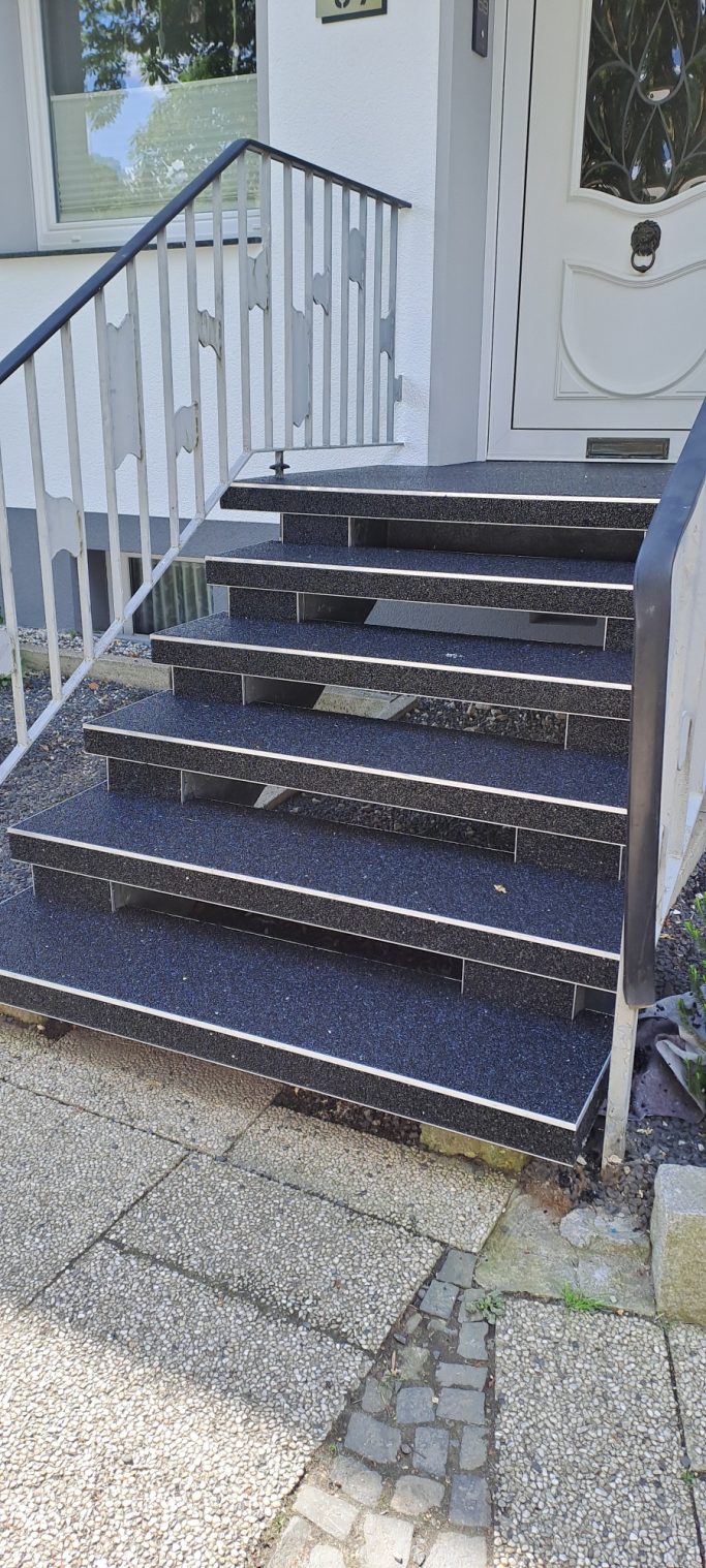 Nachher Nachher Foto: Fertige Steinteppichtreppe